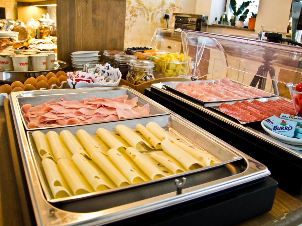 Hotel Ambra 3*