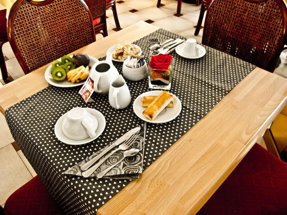 Ambra Hotel 3*